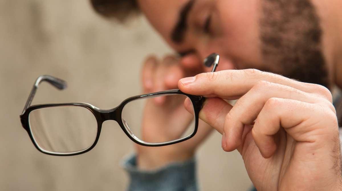 خطرات عینک غیر استاندارد