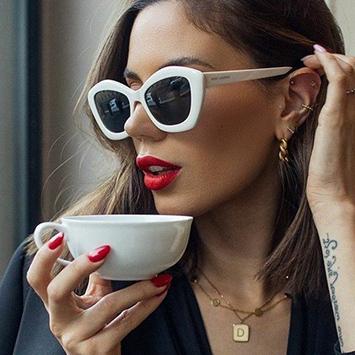 عینک سفید گربه‌ای