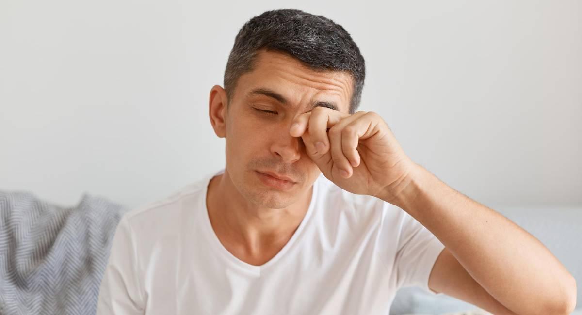 مالش چشم ، آیا مضر است ؟