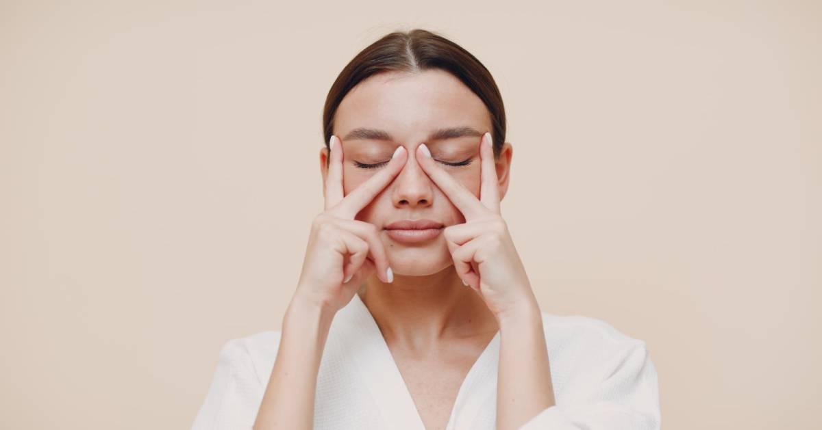 آموزش ماساژ چشم و تاثیر آن روی بینایی